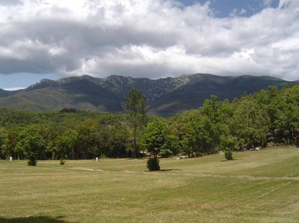 Camping Macanet De Cabrenys Bagian luar foto