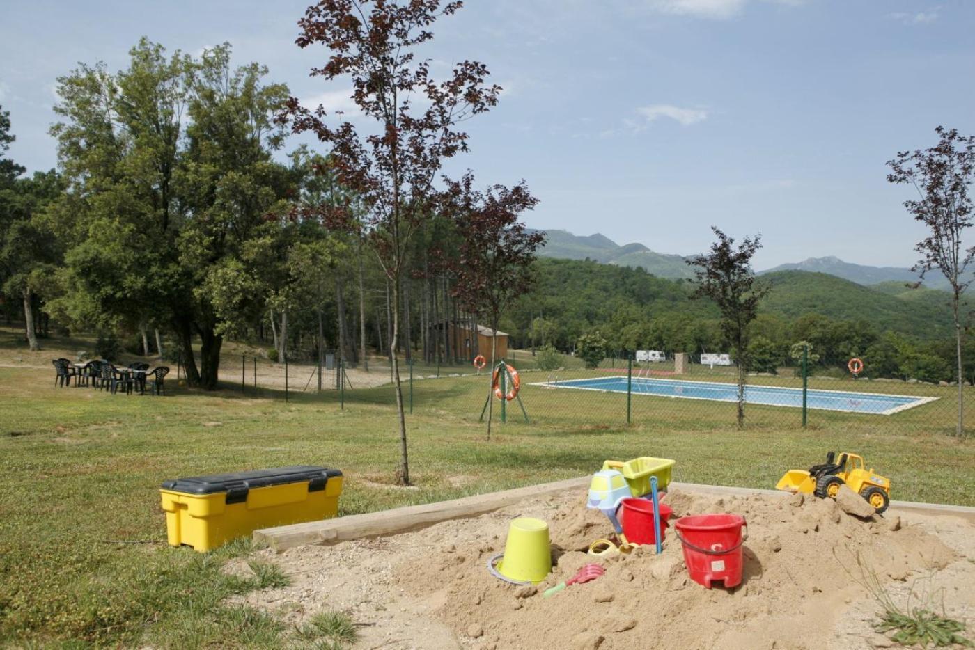 Camping Macanet De Cabrenys Bagian luar foto