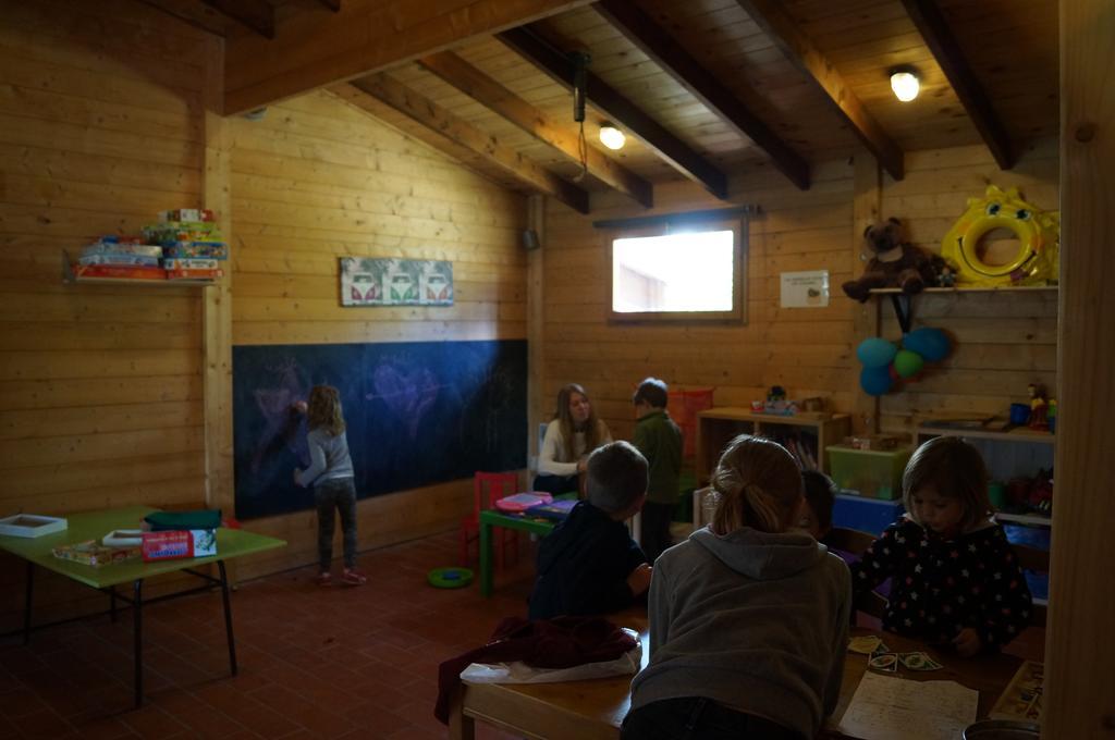 Camping Macanet De Cabrenys Bagian luar foto