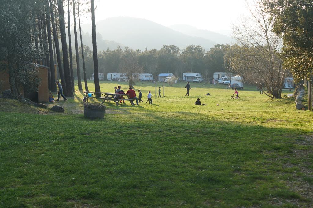 Camping Macanet De Cabrenys Bagian luar foto