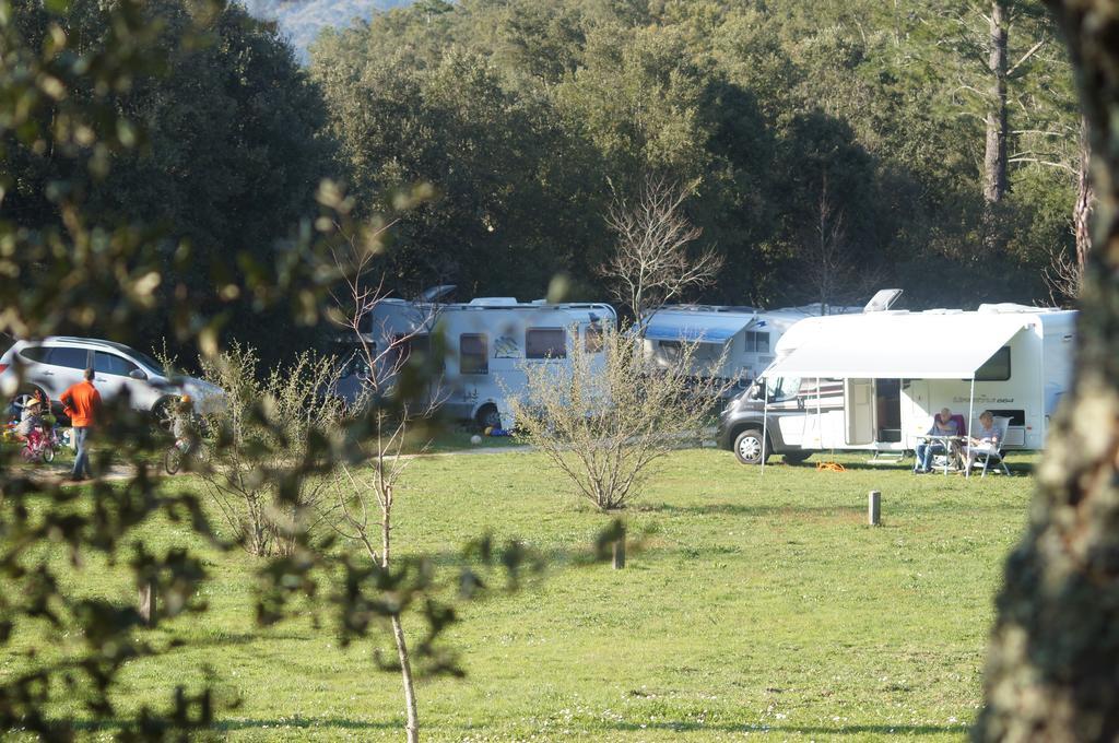 Camping Macanet De Cabrenys Bagian luar foto