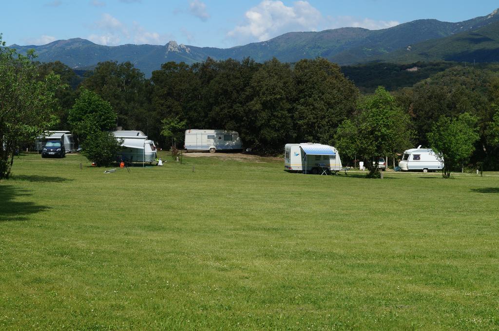 Camping Macanet De Cabrenys Bagian luar foto