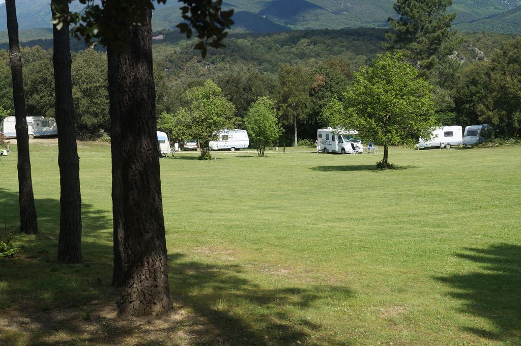 Camping Macanet De Cabrenys Bagian luar foto